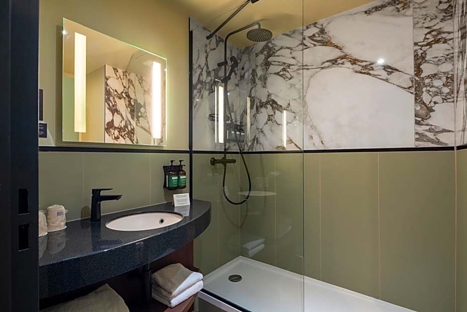 voco Paris  Porte de Clichy By IHG