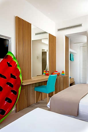 Triple Room with Garden View