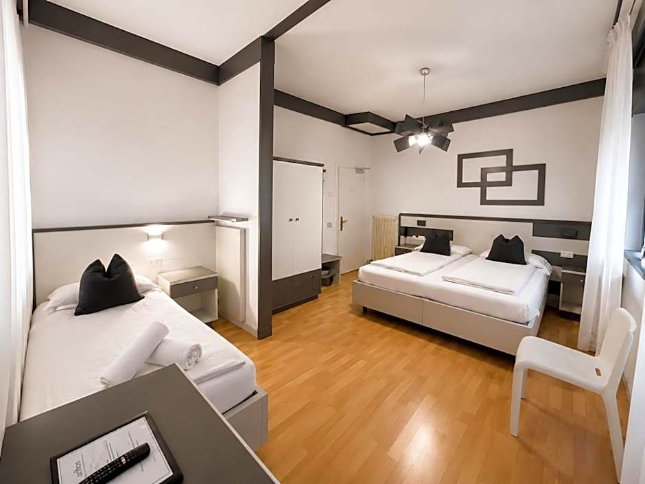 Athos Hotel