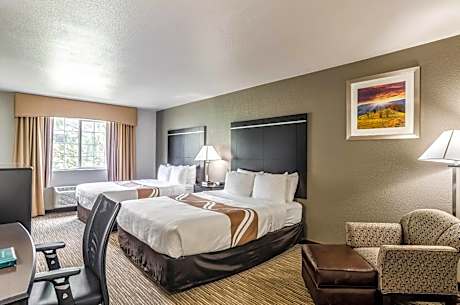 Queen Room with Two Queen Beds - Non-Smoking