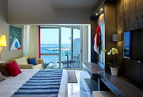 Deluxe Suite with Sea View