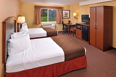 Queen Room with Two Queen Beds and Roll-In Shower - Mobility Accessible/Non-Smoking