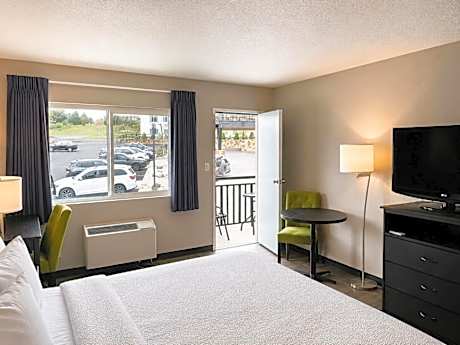 King Room with Balcony