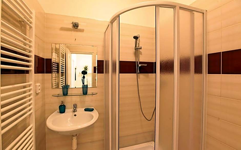 Angel City Aparthotel