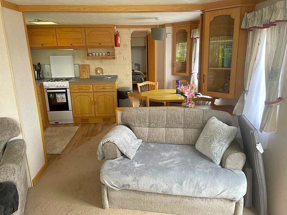 Hilltop Hideaway 2 Bed Caravan with Panoramic Town Scenery in Aberystwyth Holiday Village F8