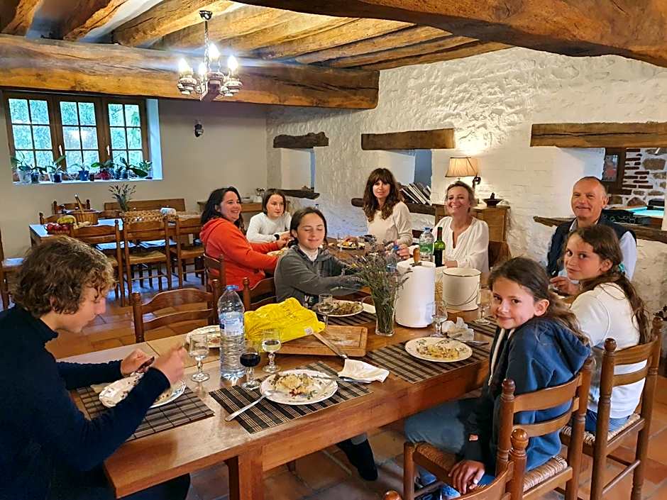 Ferme équestre & Chambres d'hôtes Gateau Stables proche Guédelon