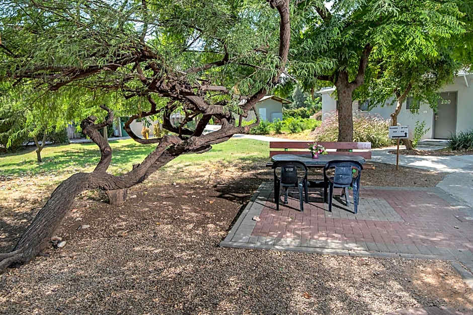 Degania Bet Kibbutz Country Lodging