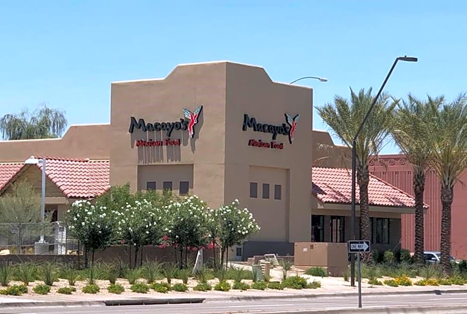 Holiday Inn Express And Suites Phoenix Tempe