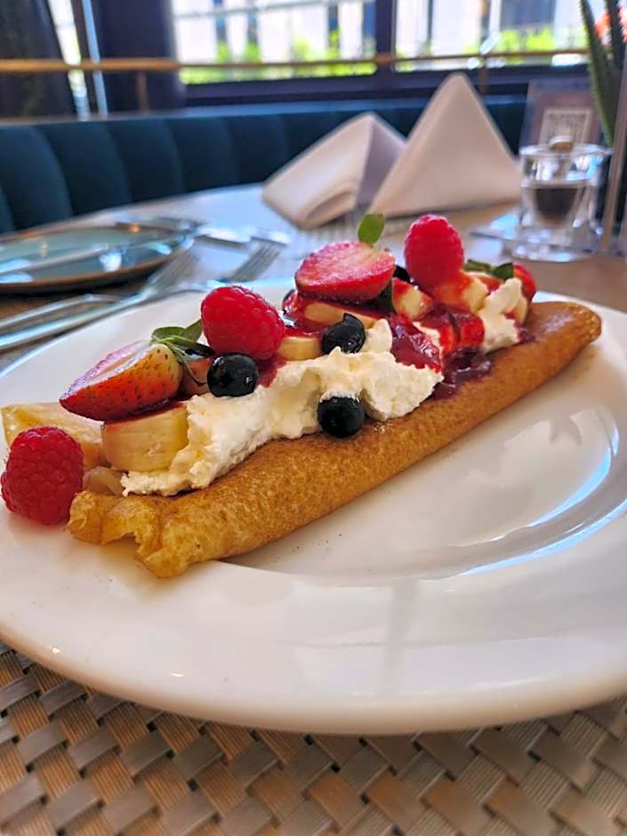 Courtyard Hotel Waterfall City