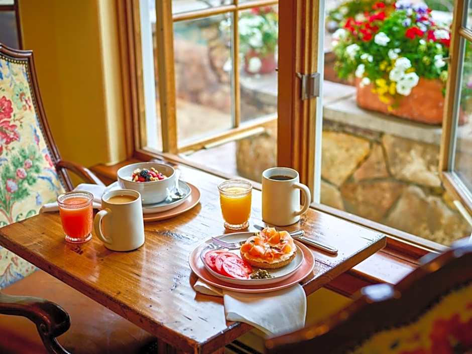 Austria Haus, a Destination by Hyatt Hotel