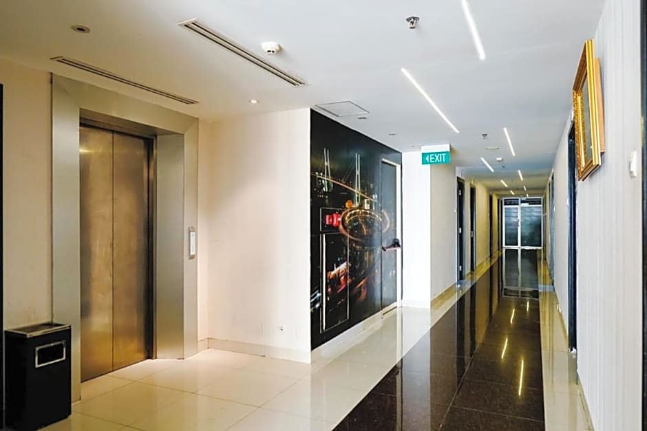 Empress Hotel Makassar City Center by LIFE