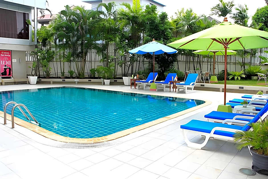 Summit Pavilion Hotel