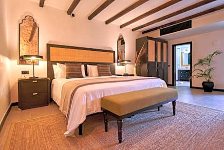 Superior King Suite