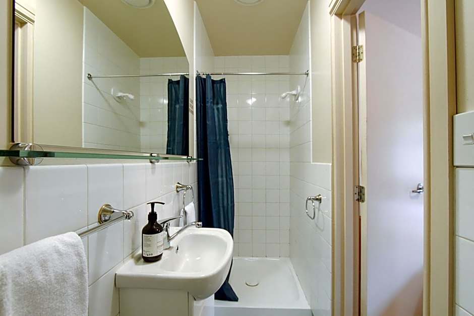 The Grand Hotel & Bar - Akaroa