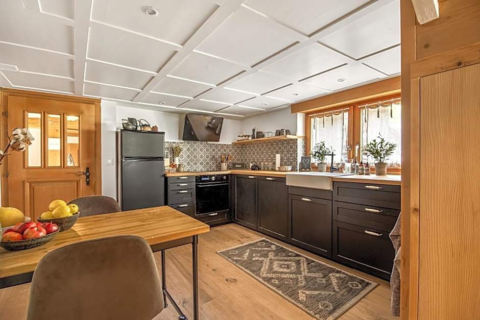 Casa Pasch - Boutique Bed and Breakfast in Cumpadials