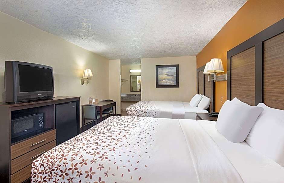 Americana Inn a Travelodge by Wyndham