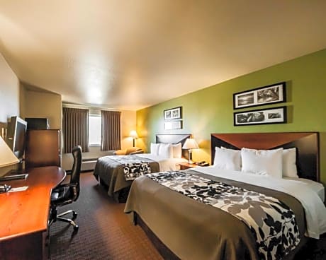 Queen Suite with Two Queen Beds