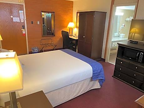 1 Queen Bed Non-Smoking