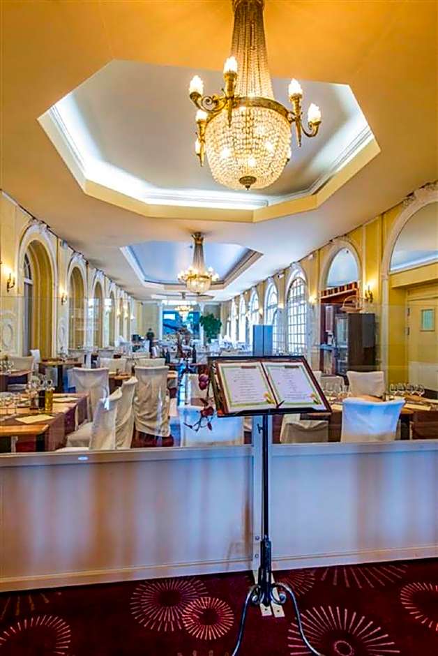 Hôtel Le Royal Promenade des Anglais