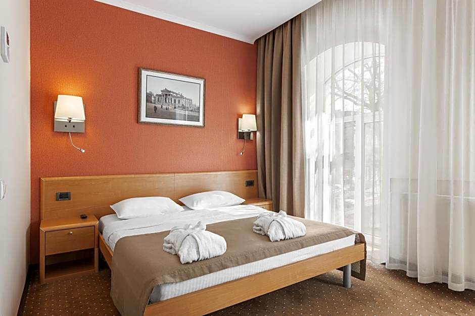 Alexandrovskiy Hotel