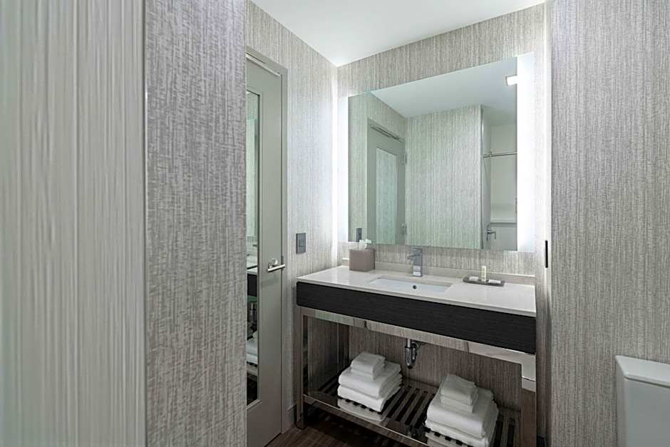 Fairfield by Marriott Inn & Suites Boston Medford