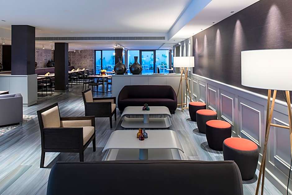 Catalonia Square 4* Sup