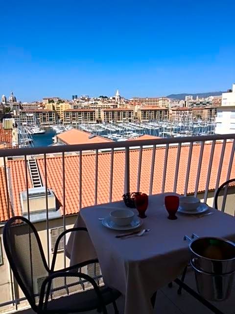 Suite privée du balcon du vieux port Marseille