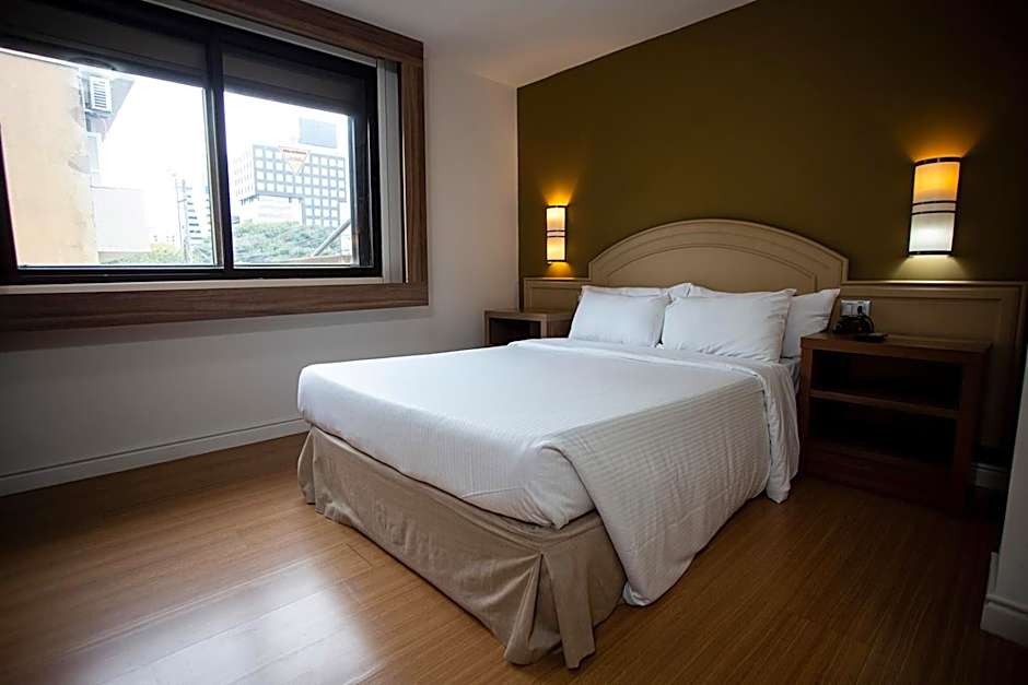 Master Porto Alegre Hotel - Av Carlos Gomes, Proximo ao Consulado Americano