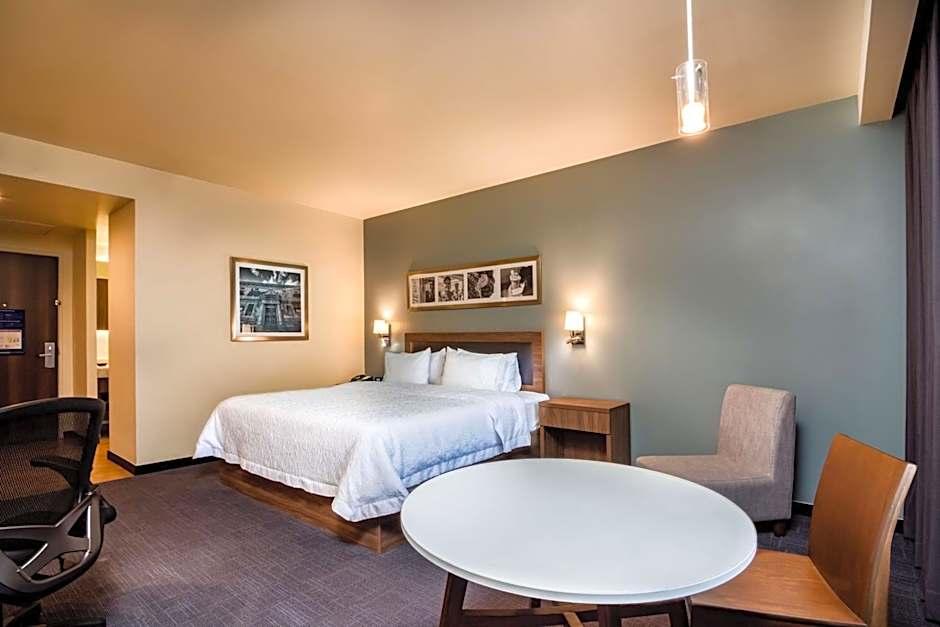 Hampton Inn & Suites by Hilton Salamanca Bajio