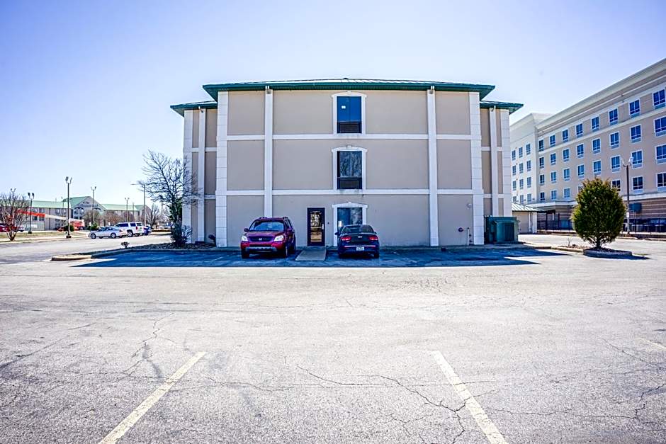 Ark Suites By OYO Jonesboro I-555