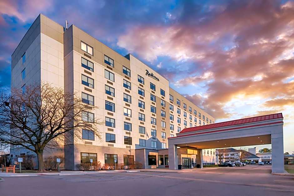 Photo 1 of 50 of Radisson Hotel Detroit Metro Airport