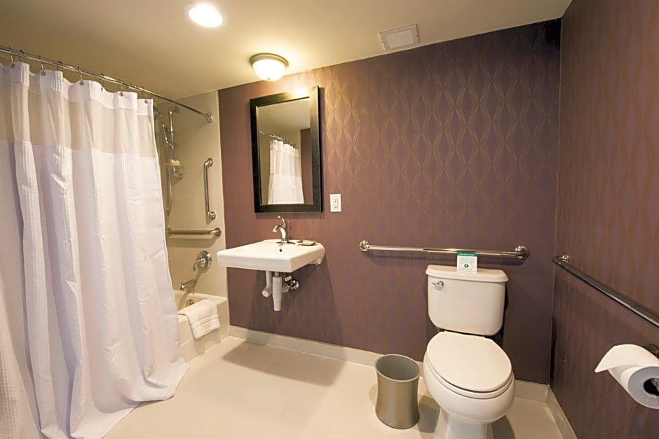 Crowne Plaza Saddlebrook By IHG