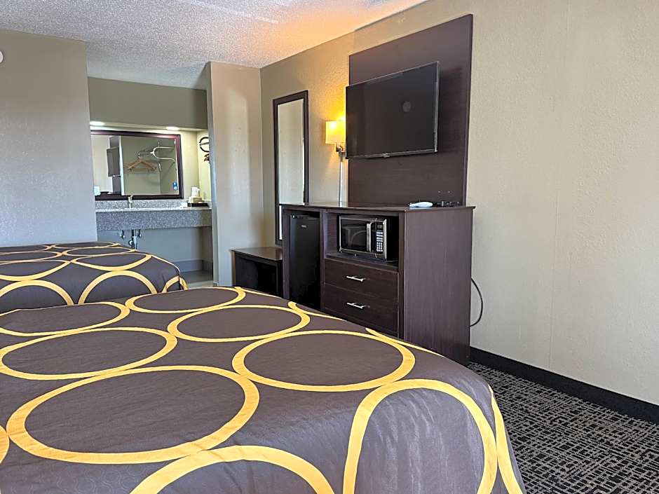 Super 8 By Wyndham Madison - Ridgeland Area
