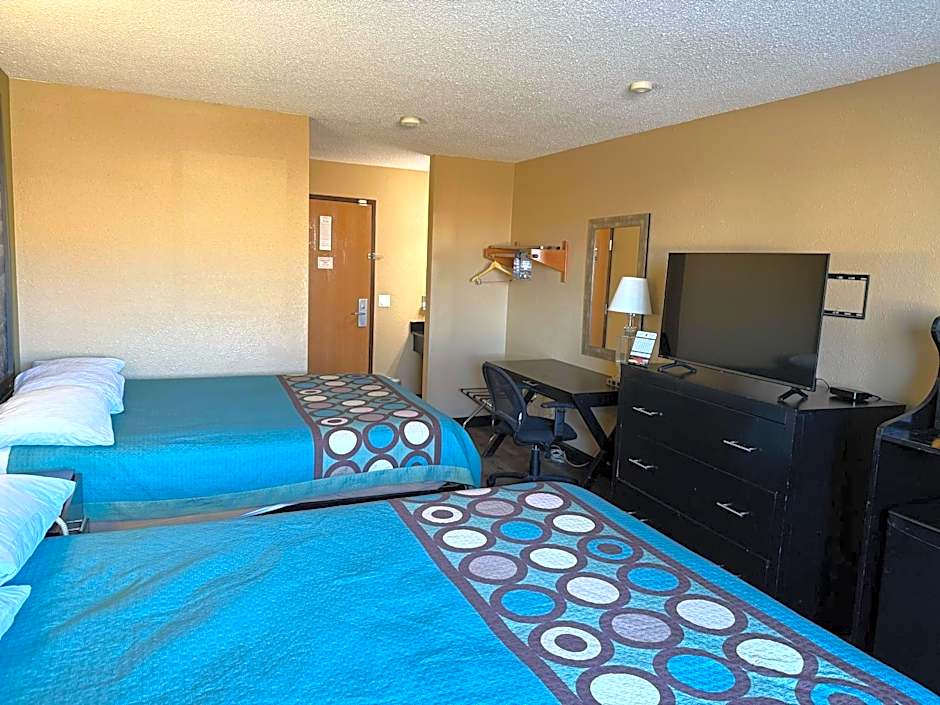 Super 8 by Wyndham Mendota I-39