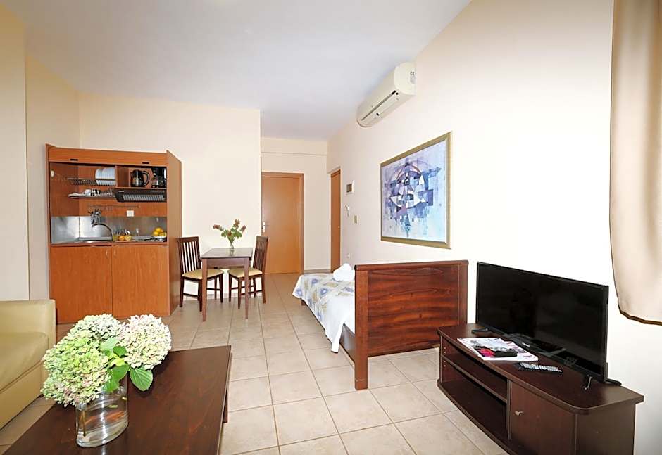 Palirria Hotel & Studios