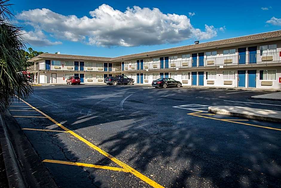 Motel 6-Kissimmee, FL - Orlando