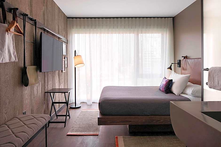 Photo 1 of 1 of 1 Queen Bed, Hearing Accessible, Courtyard View