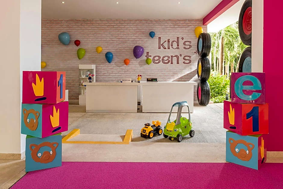 Family Club at Grand Riviera Princess - All Inclusive