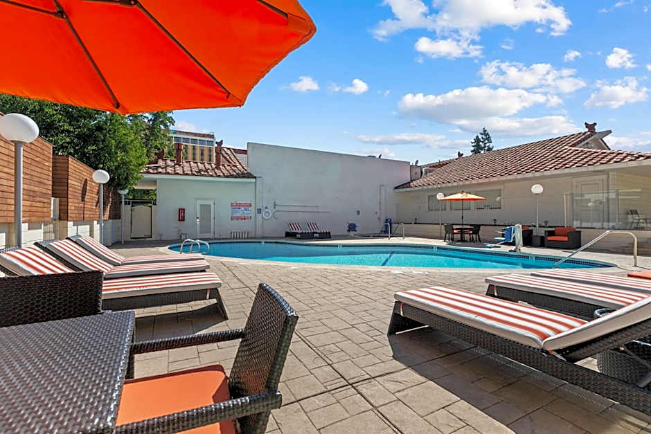 Vagabond Inn Executive Old Town