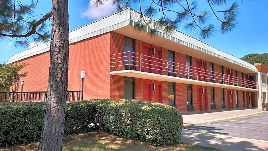 Super 8 by Wyndham Atoka