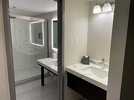 Double Room with Two Double Beds - No Elevator - Non-Smoking