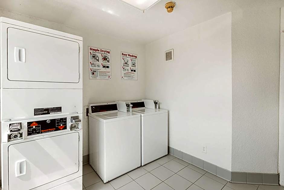 Motel 6 Irving, TX - DFW Airport North