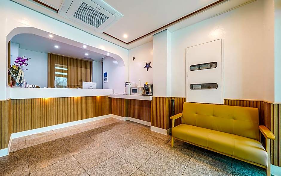 Starry Night Motel