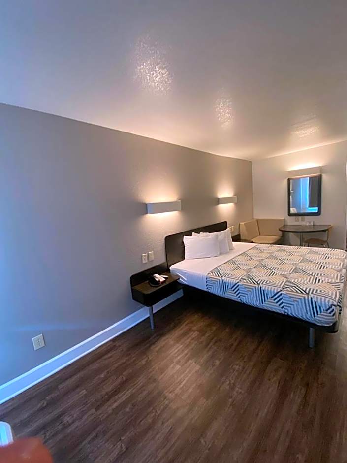 Motel 6 Manchester, TN