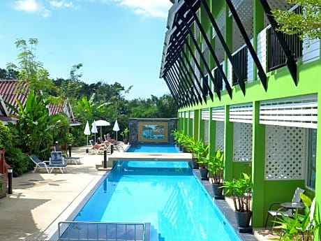 Khaolak C-nior Bungalows