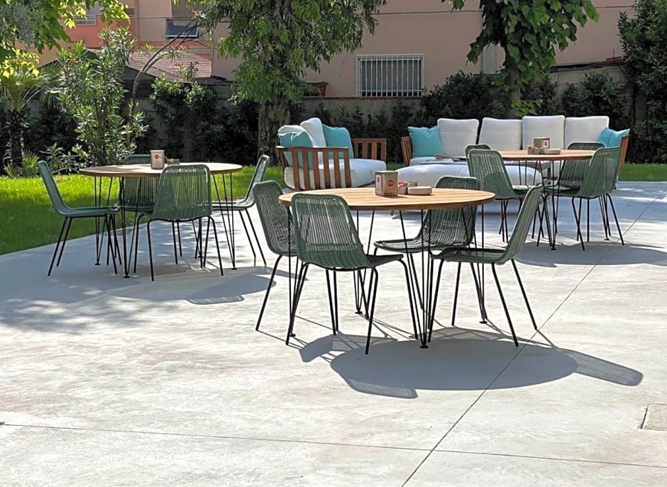 Marina Gardens Boutique & Suites