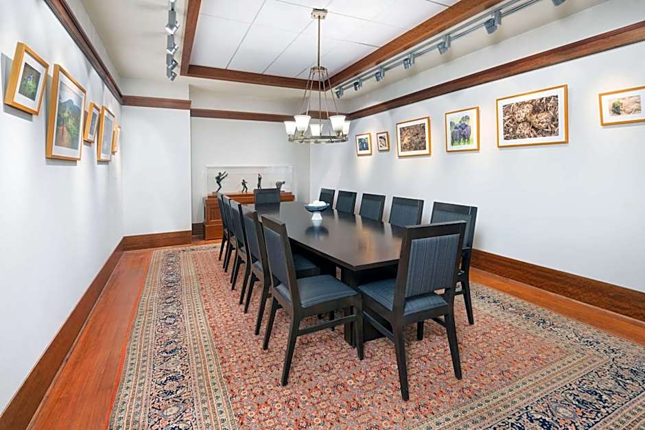 The Inn at Penn, A Hilton Hotel