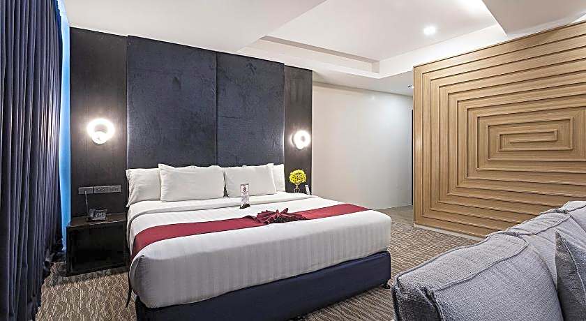 Sarrosa International Hotel And Residential Suites