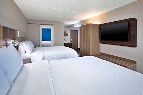 Queen Suite with Two Queen Beds
