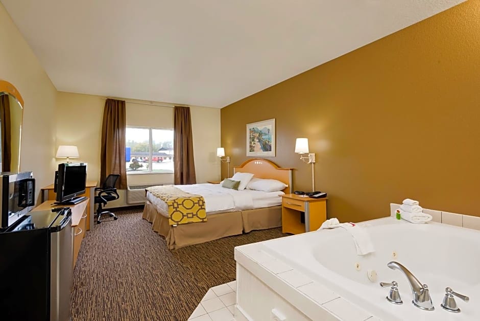 Baymont by Wyndham Lawrenceburg
